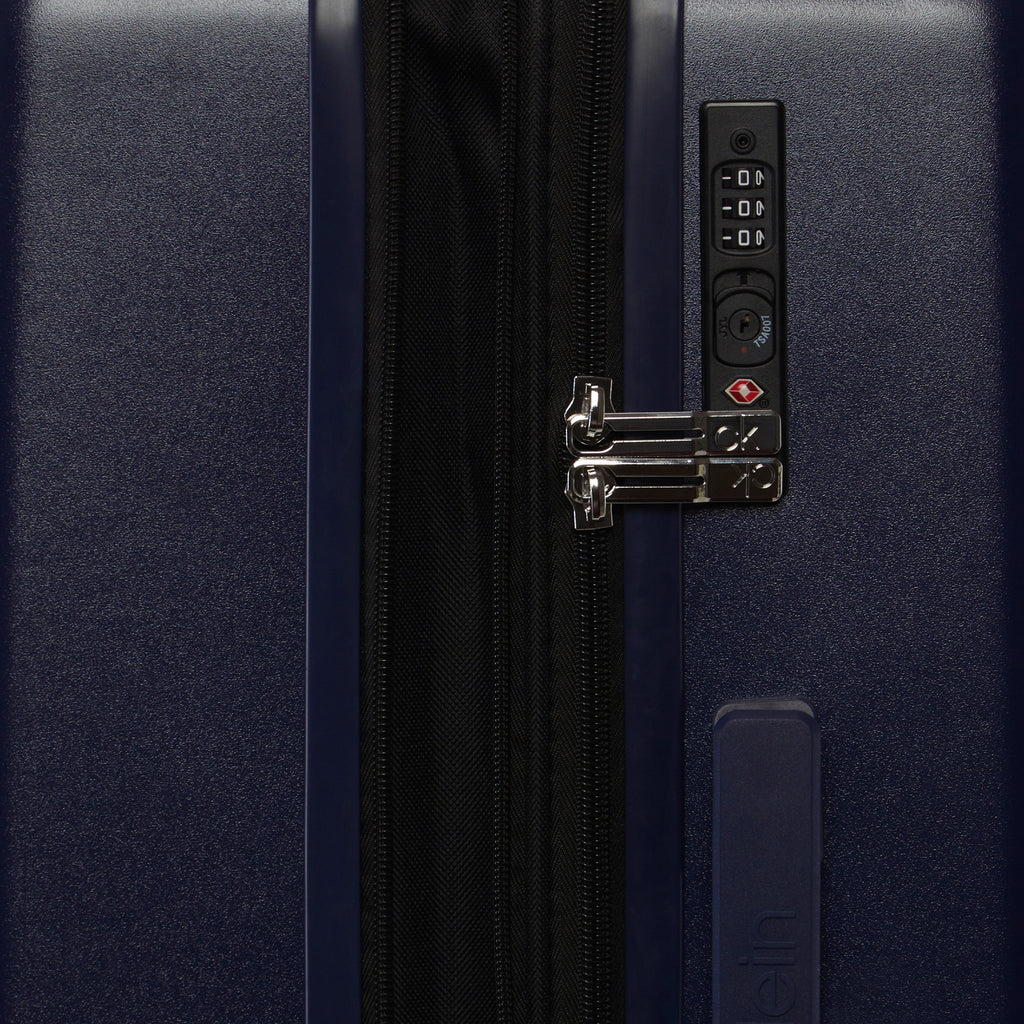 CALVIN KLEIN IN STEREO Range Midnight Navy Hard 27" Medium Luggage
