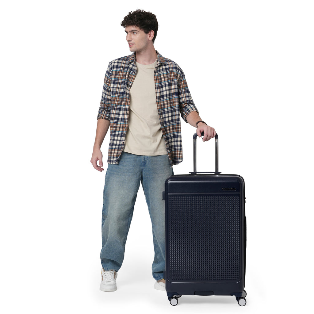 CALVIN KLEIN IN STEREO Range Midnight Navy Hard 31" Large Luggage