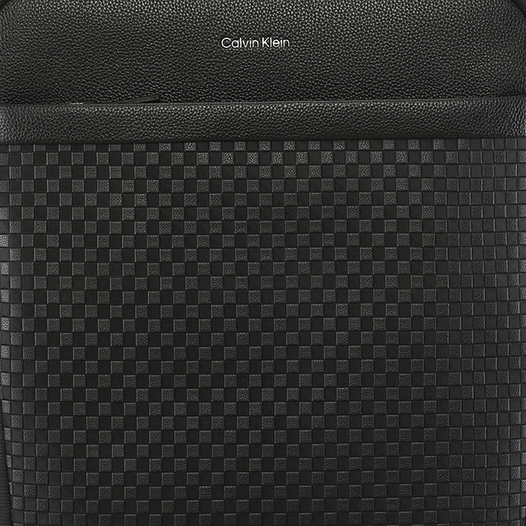 Calvin Klein CHECKI- IN Range Black Soft 24" Medium Luggage