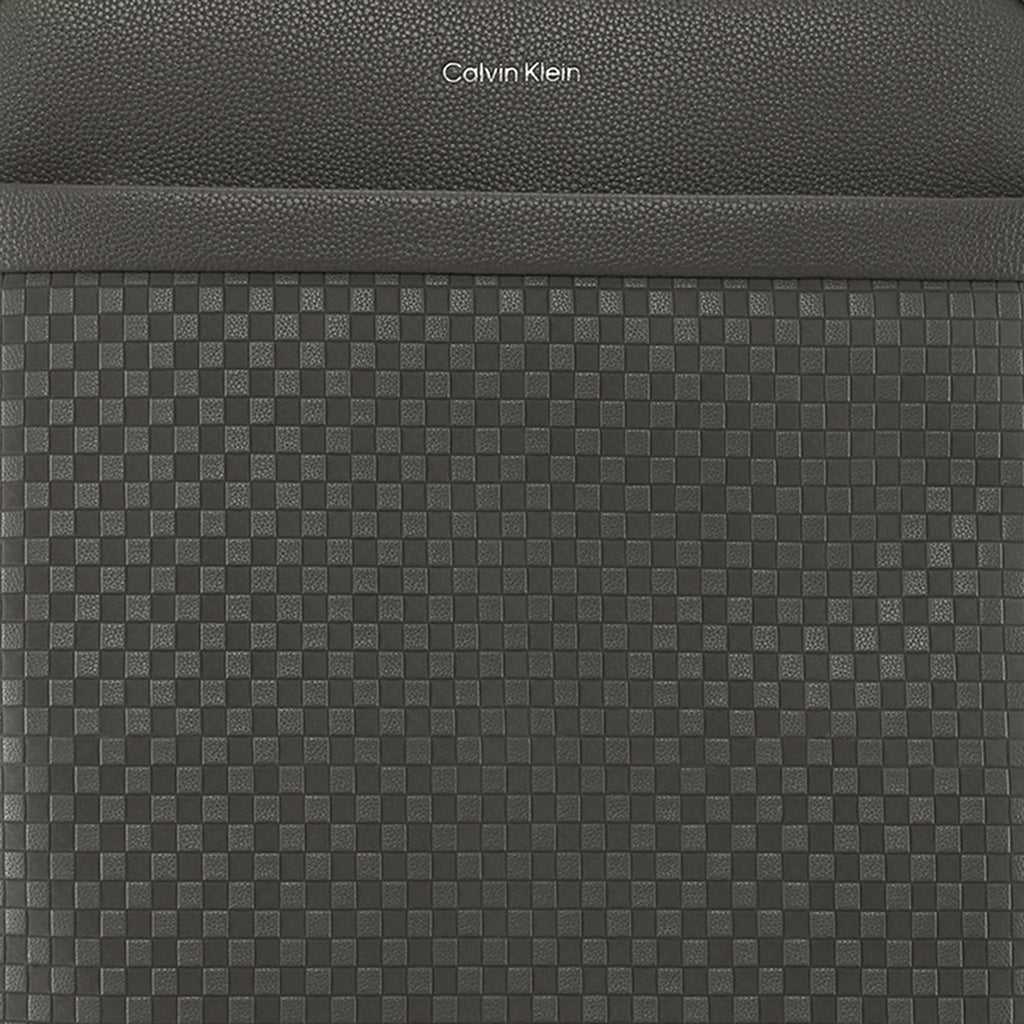 Calvin Klein CHECKI- IN Range Charcoal Soft 24" Medium Luggage
