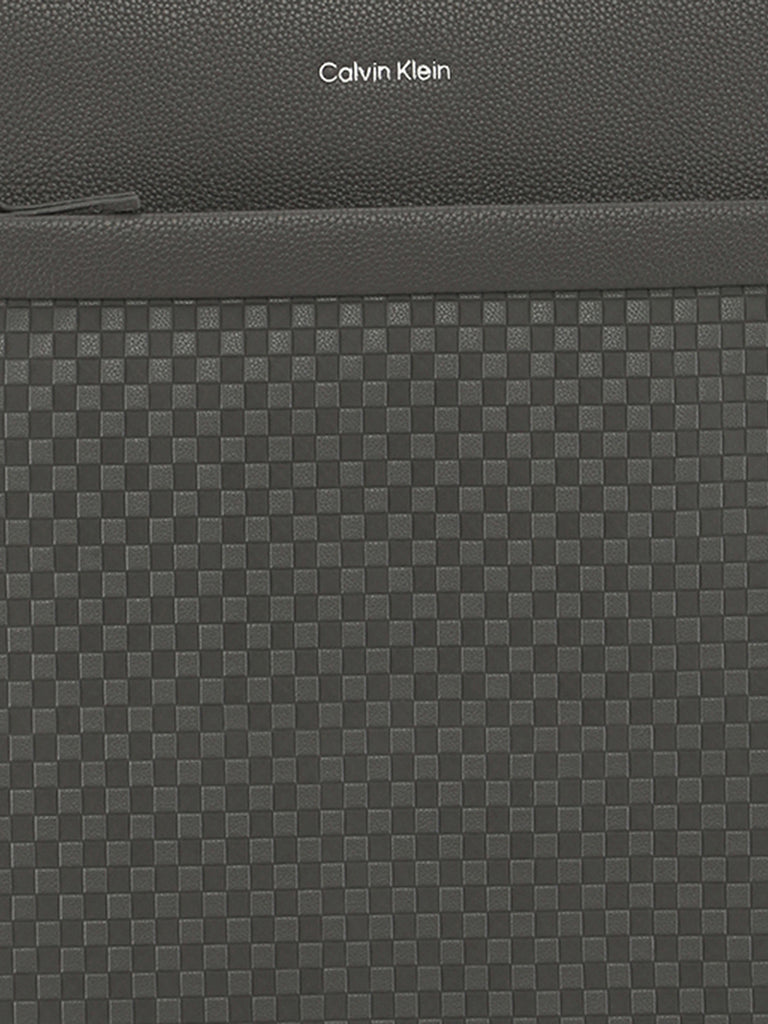 Calvin Klein CHECKI- IN Range Charcoal Soft 28" Large Luggage