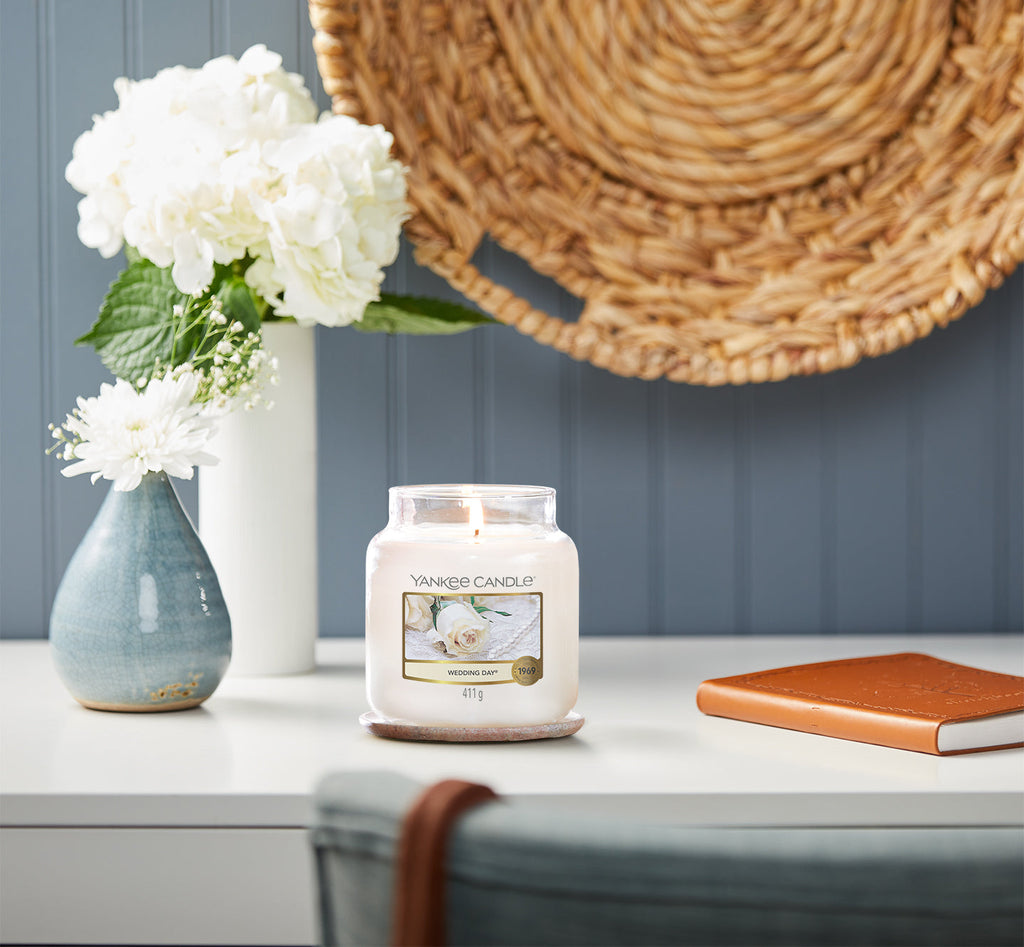 Yankee Candle Original Medium Jar Scented Candle - Wedding Day